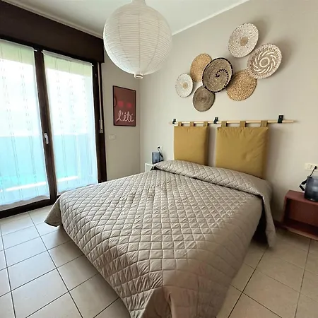 Bright Near The * 比比翁